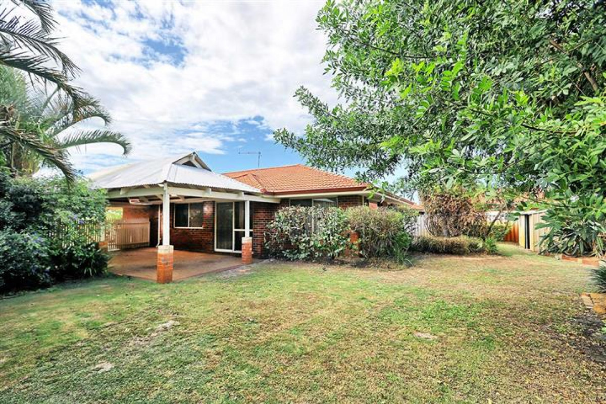 12 Ambergate Close, Canning Vale WA 6155 - We Love Rentals